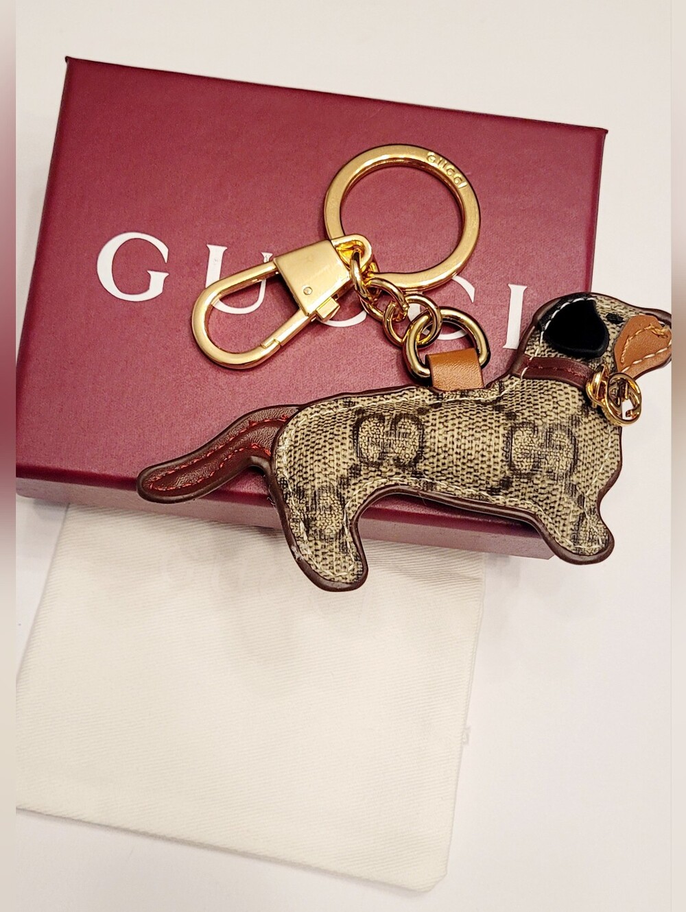 🇮🇹 Gucci Brown Beige🐕 Monogram Dog Keychain✨️ with Gold Hardware🇮🇹 - Picture 8 of 10